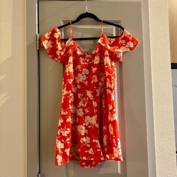 J.O.A. Revolve Los Angeles Romper Size M (but fits like a S) - Picture 2 of 6